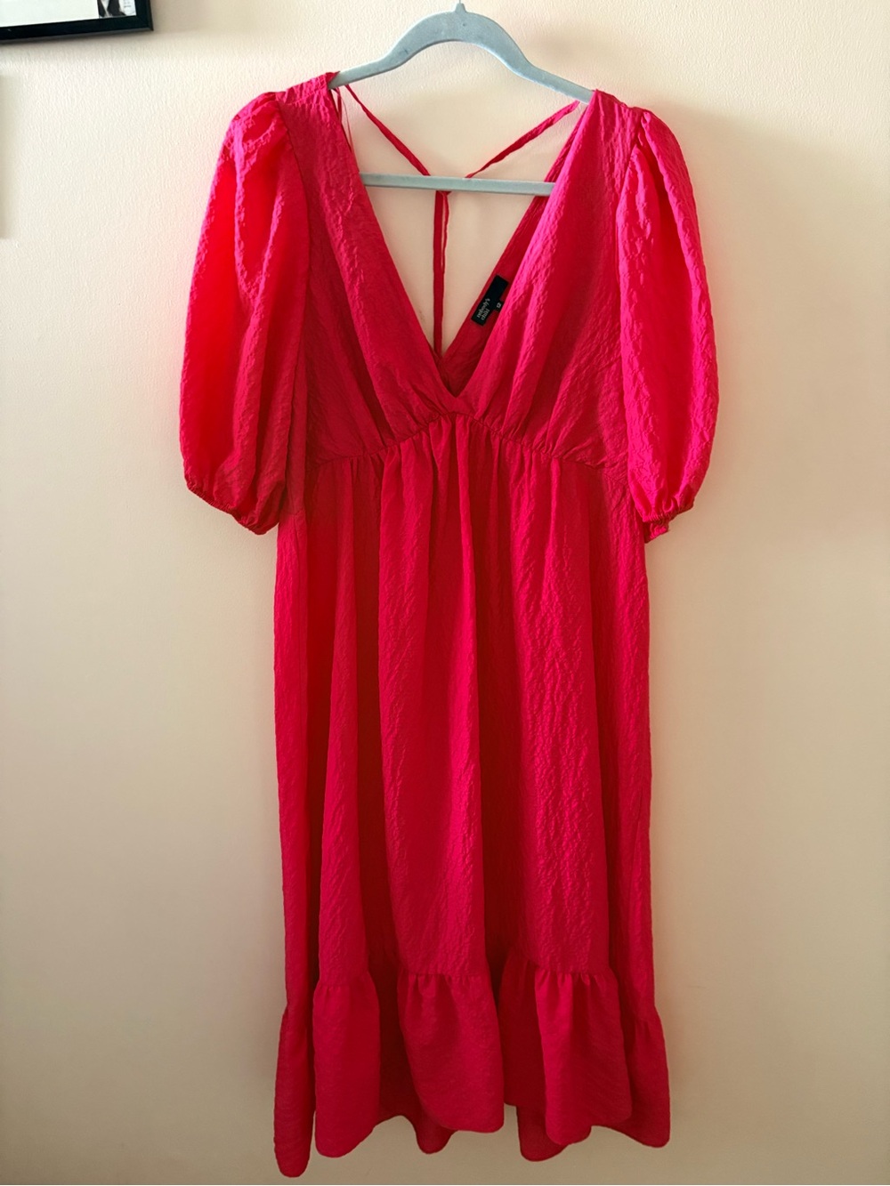 UK Deep V Puff Sleeve Midi Dress in Hot Pink - Picture 6 of 8